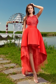 rochii de vara scurte in fata si lungi in spate